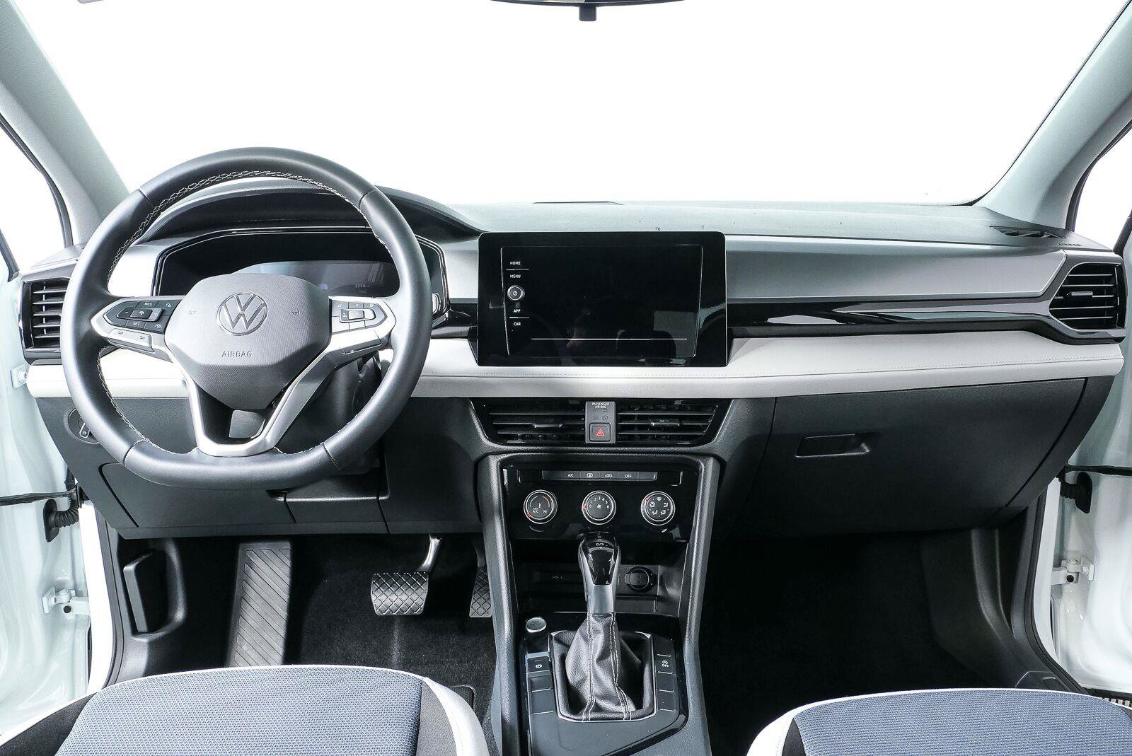 Certified 2025 Volkswagen Taos S FWD image 16