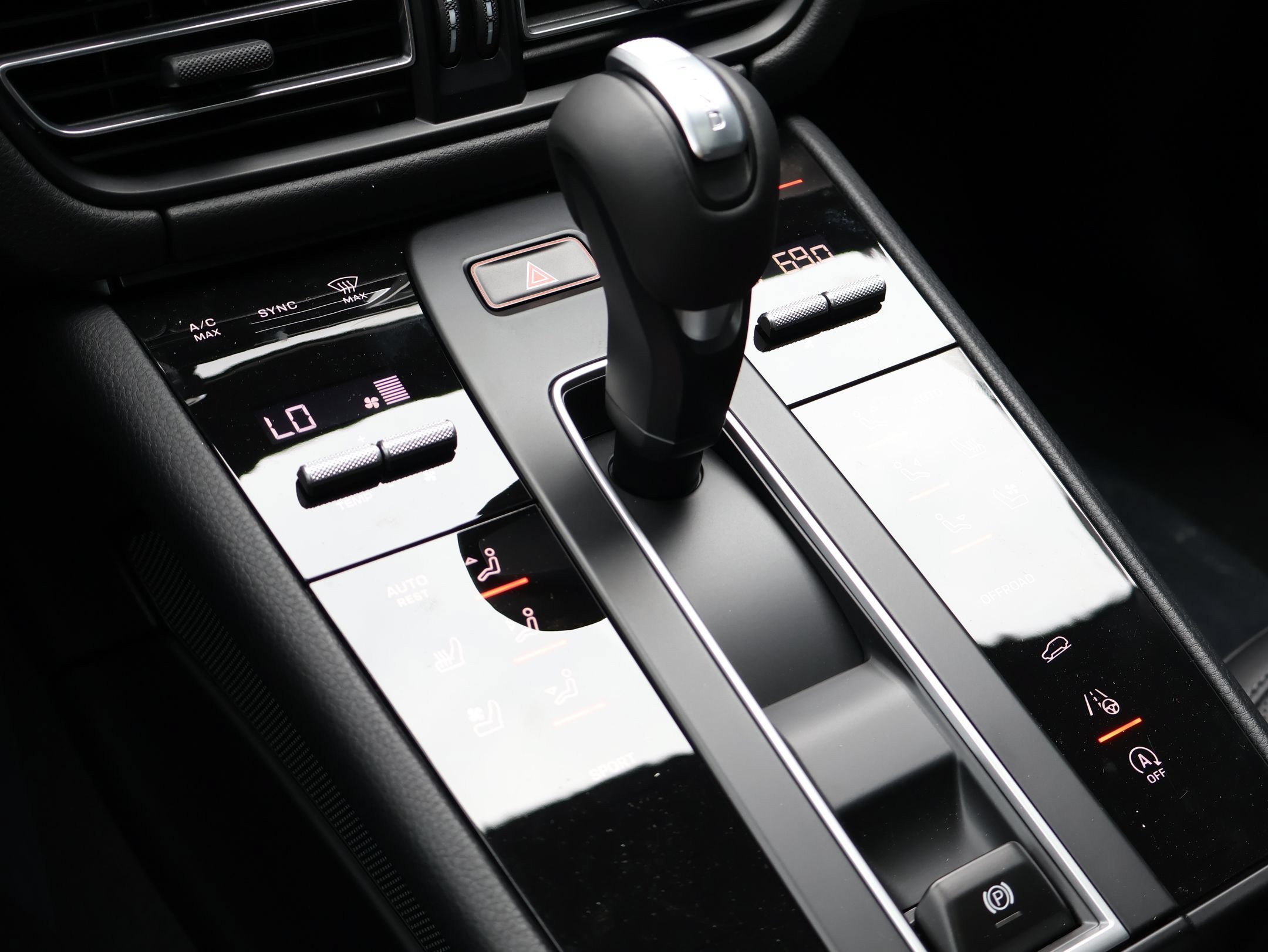 New 2026 Porsche Macan AWD/4WD image 20