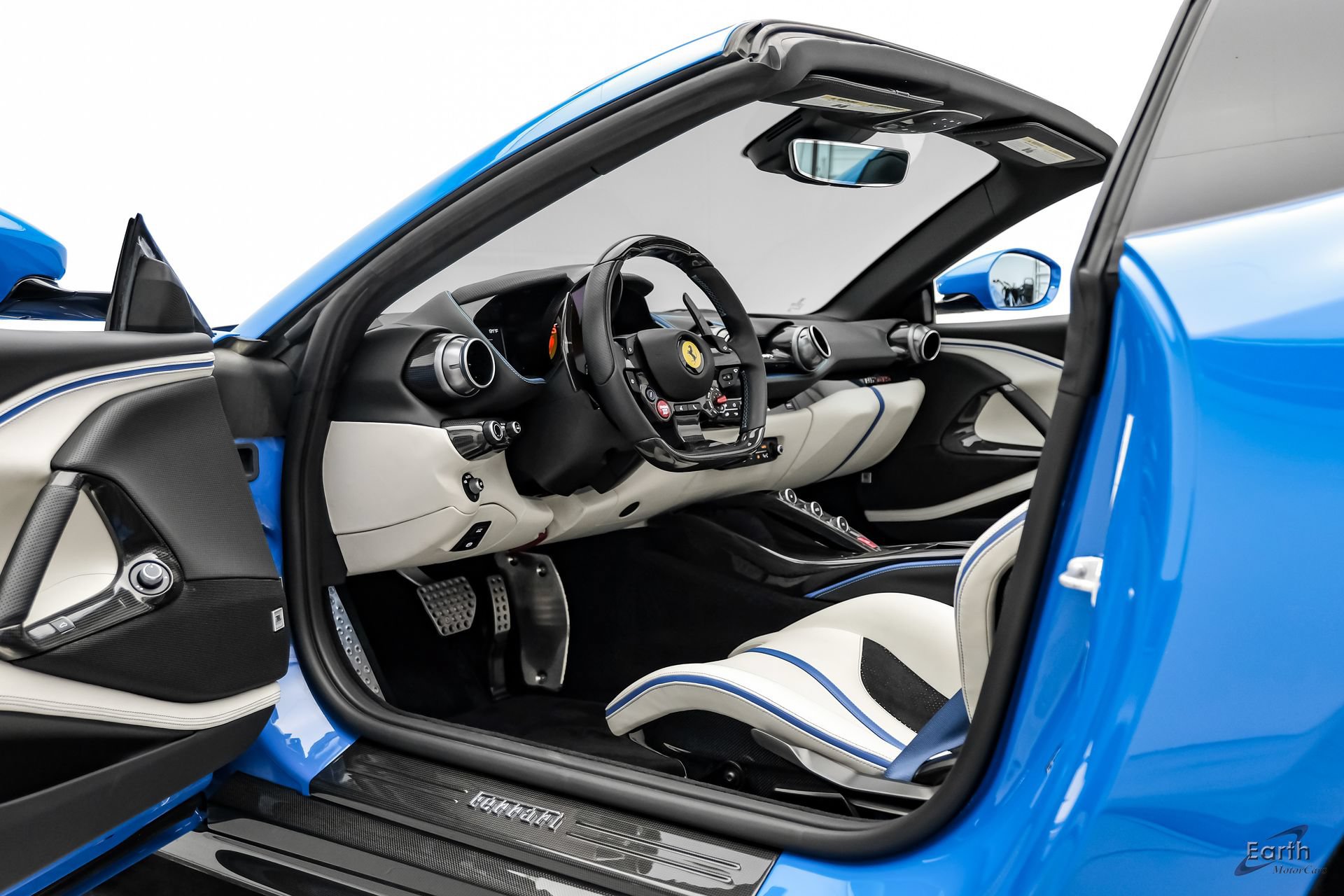 Used 2022 Ferrari 812 GTS RWD image 40