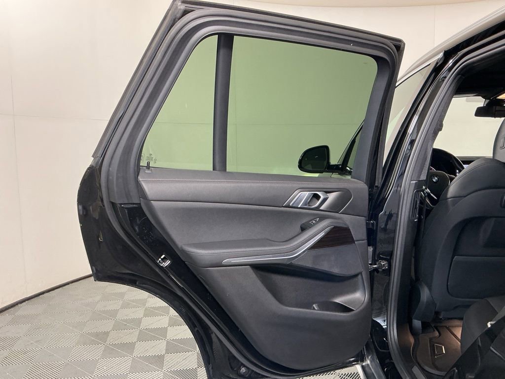 Used 2019 BMW X5 xDrive40i w/ Convenience Package image 24