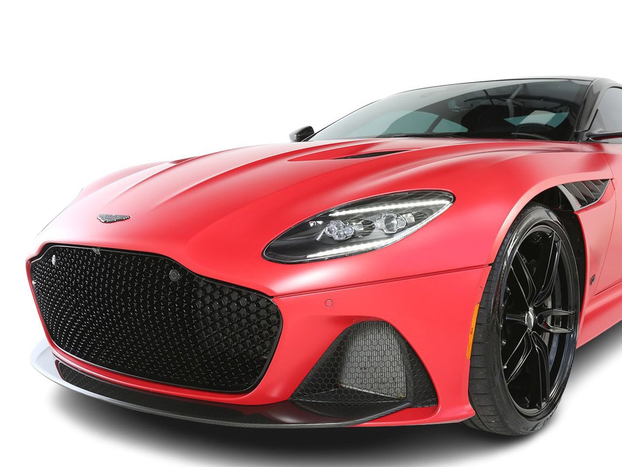 Used 2023 Aston Martin DBS Coupe RWD image 9