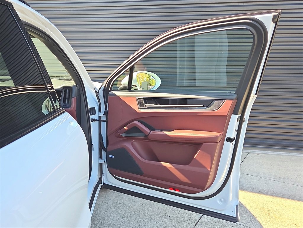 New 2026 Porsche Cayenne GTS image 20