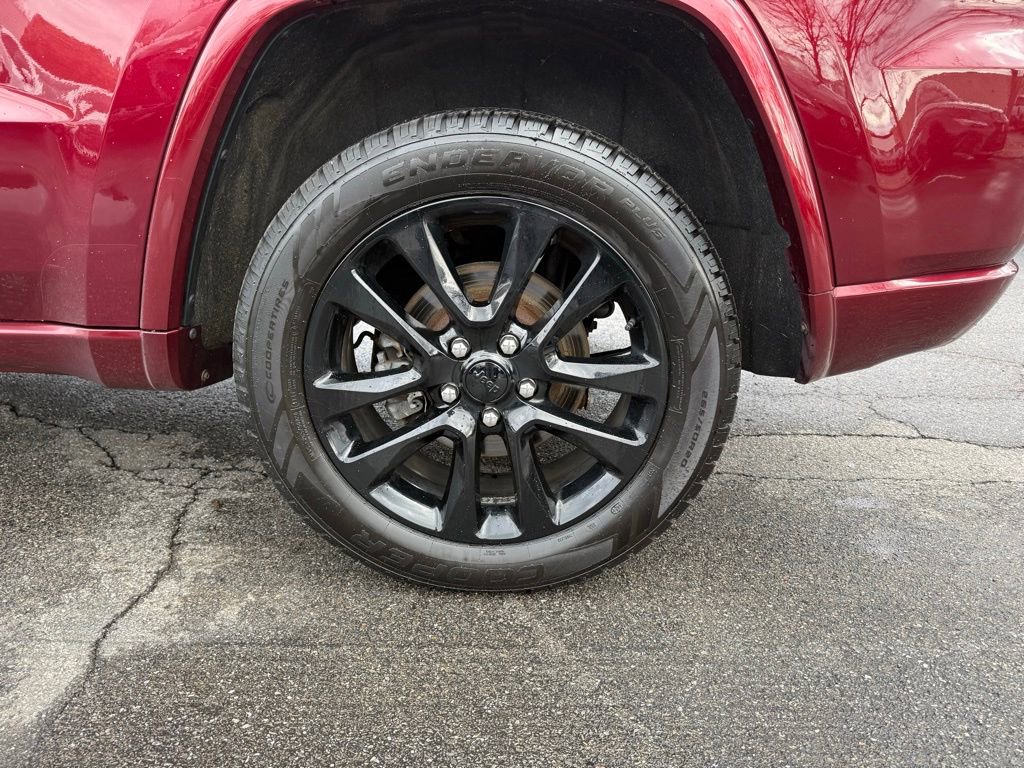 Used 2018 Jeep Grand Cherokee Altitude AWD/4WD image 27