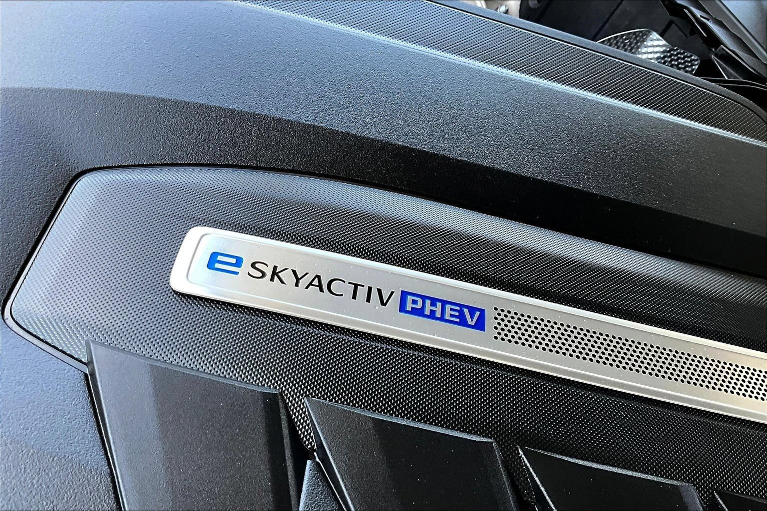 Used 2024 MAZDA CX-90 Plug-In Hybrid w/ Preferred AWD/4WD image 33