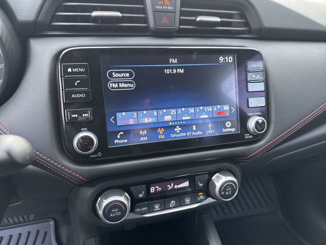 New 2025 Nissan Versa SR w/ Trunk Package FWD image 19