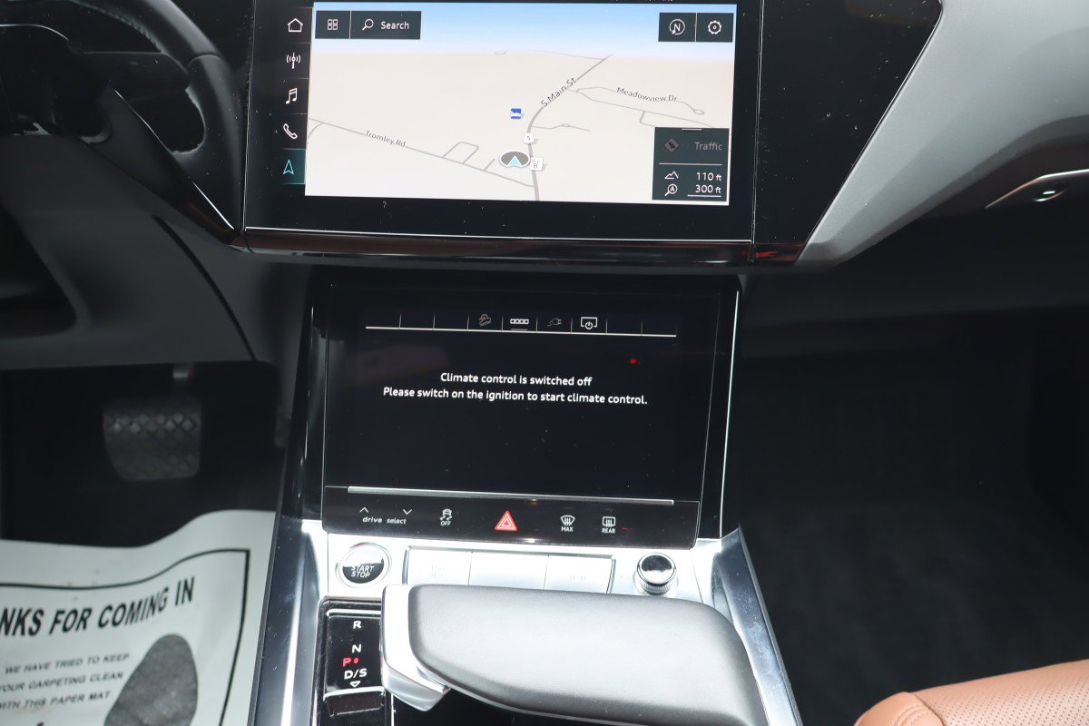 Used 2021 Audi e-tron Premium Plus w/ Premium Plus Package AWD/4WD image 11