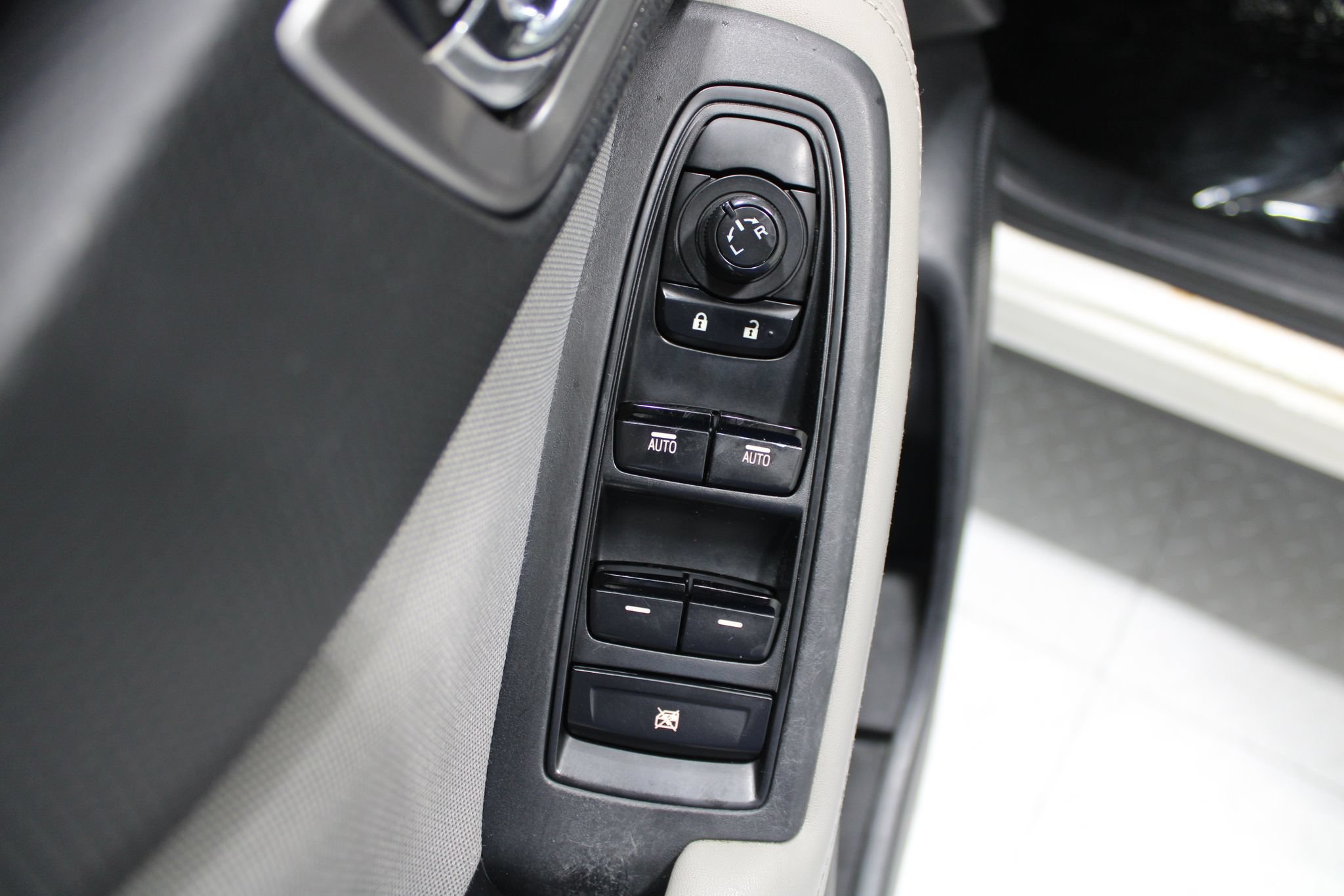 Used 2023 Subaru Forester Premium AWD/4WD image 43