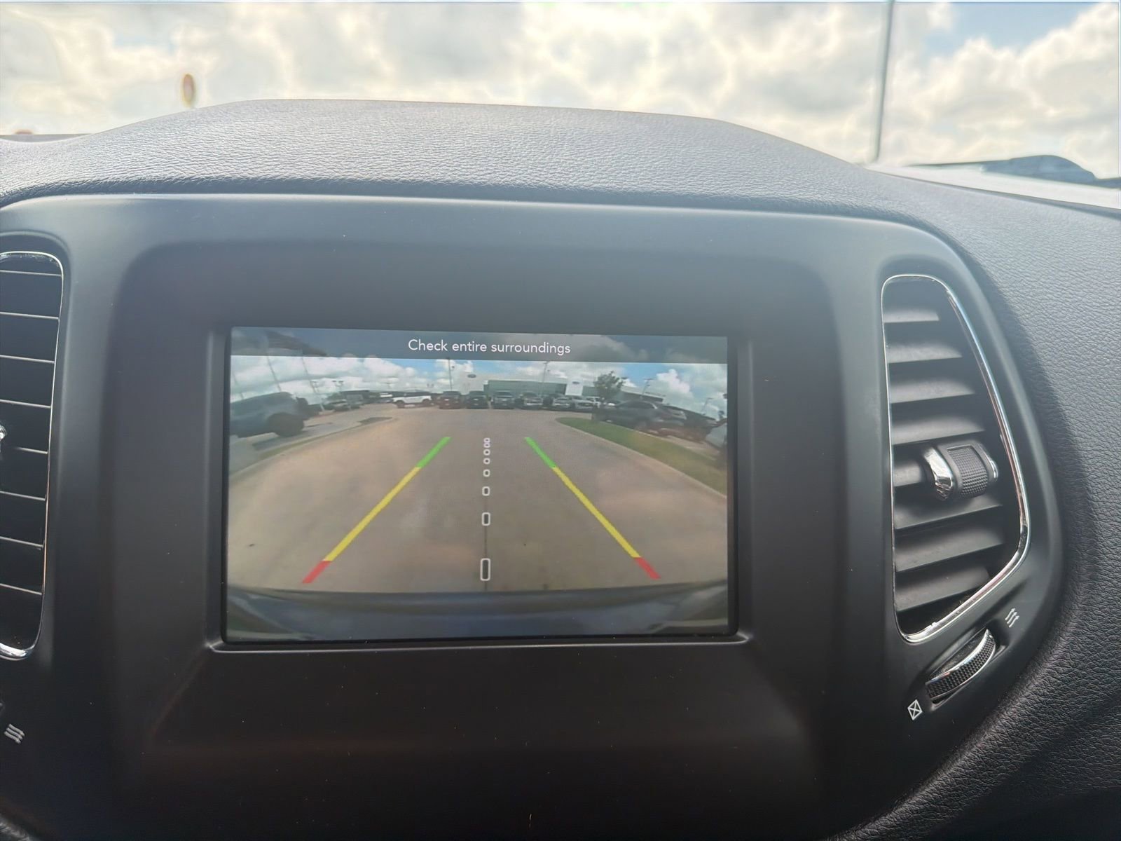 Used 2019 Jeep Compass Sport w/ Tech Group image 18