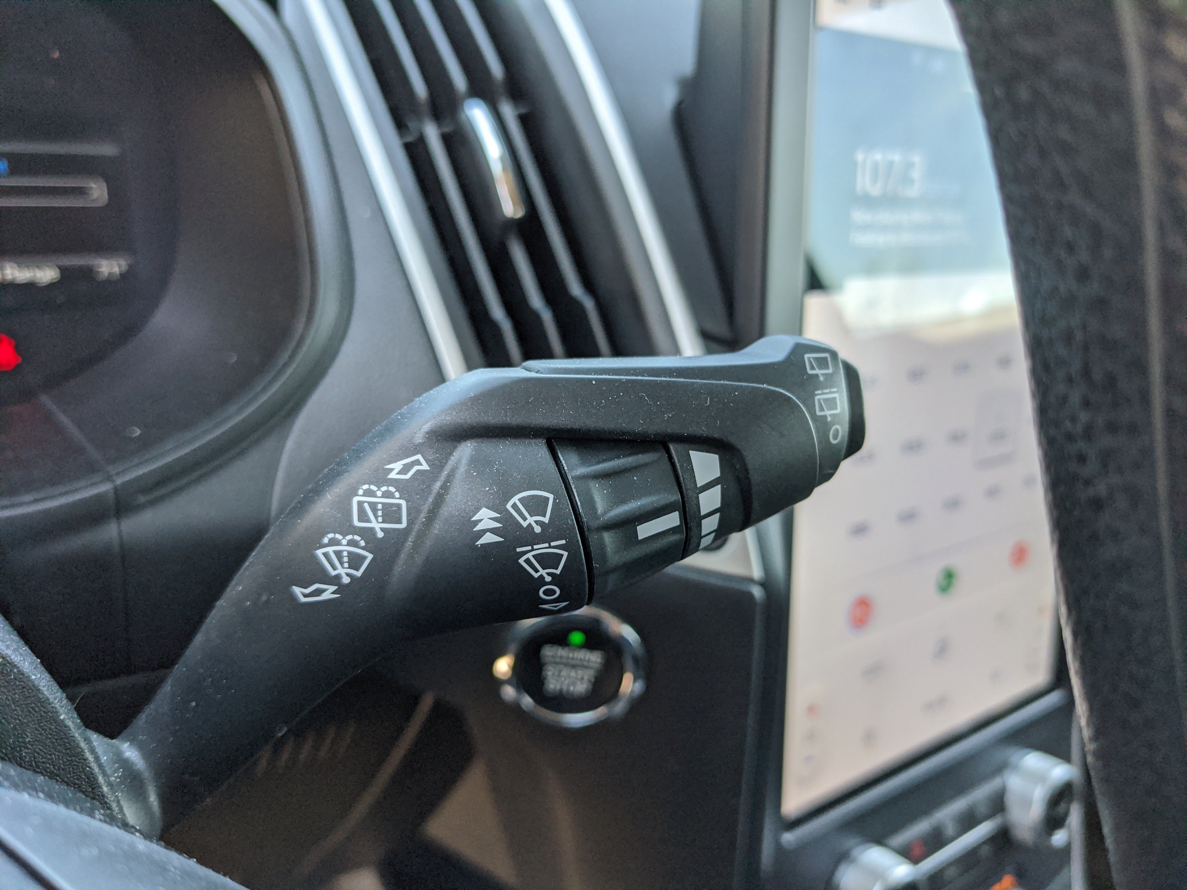 Used 2024 Ford Edge SE image 30