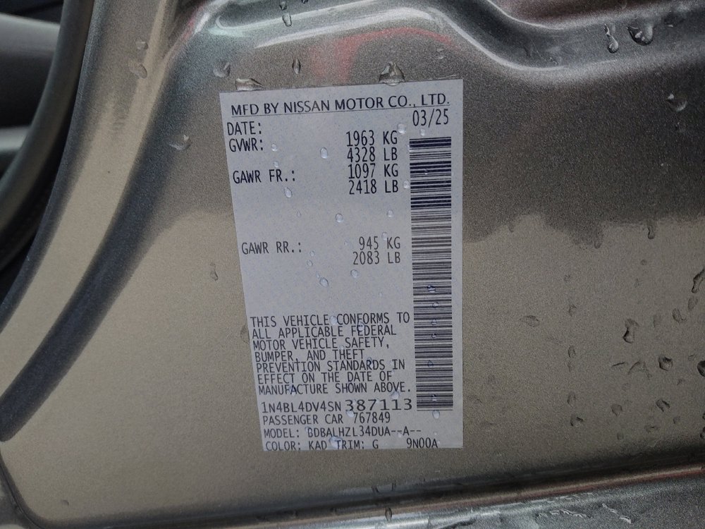 Used 2025 Nissan Altima 2.5 SV FWD image 33