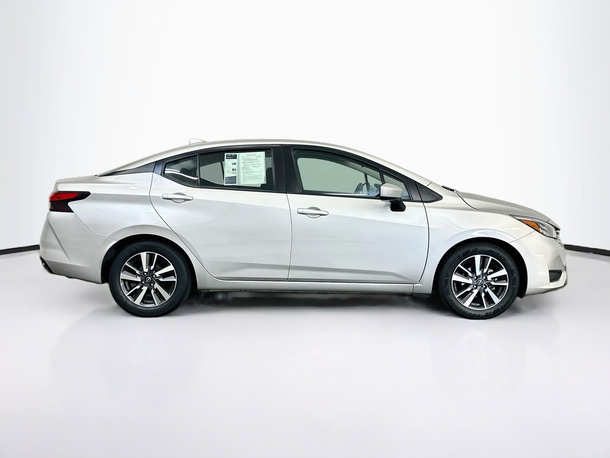 Used 2025 Nissan Versa SV FWD image 10