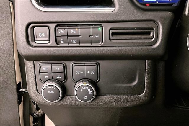 Used 2022 Chevrolet Tahoe RST w/ Luxury Package image 39