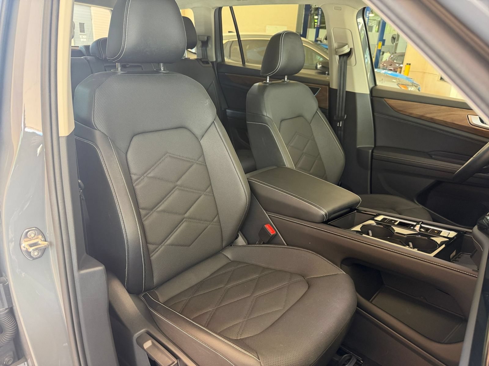 Used 2026 Volkswagen Atlas SE FWD image 29