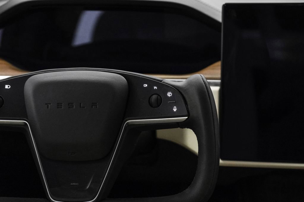 Used 2023 Tesla Model X image 25