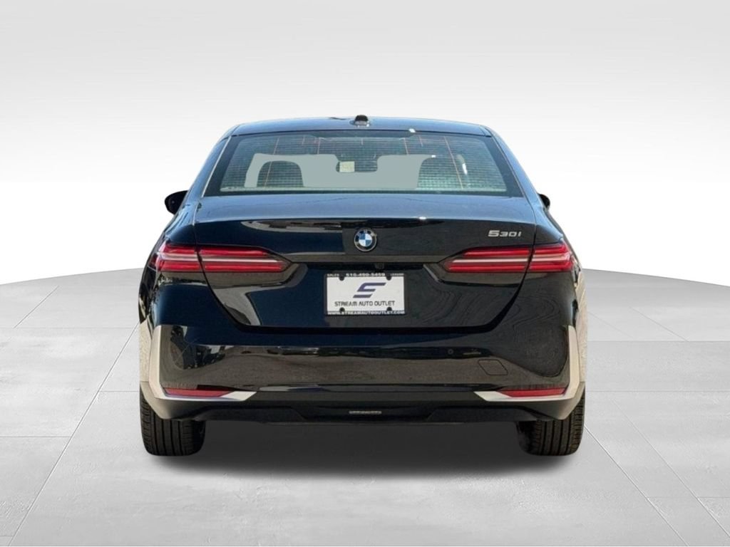 Used 2026 BMW 530i RWD image 8