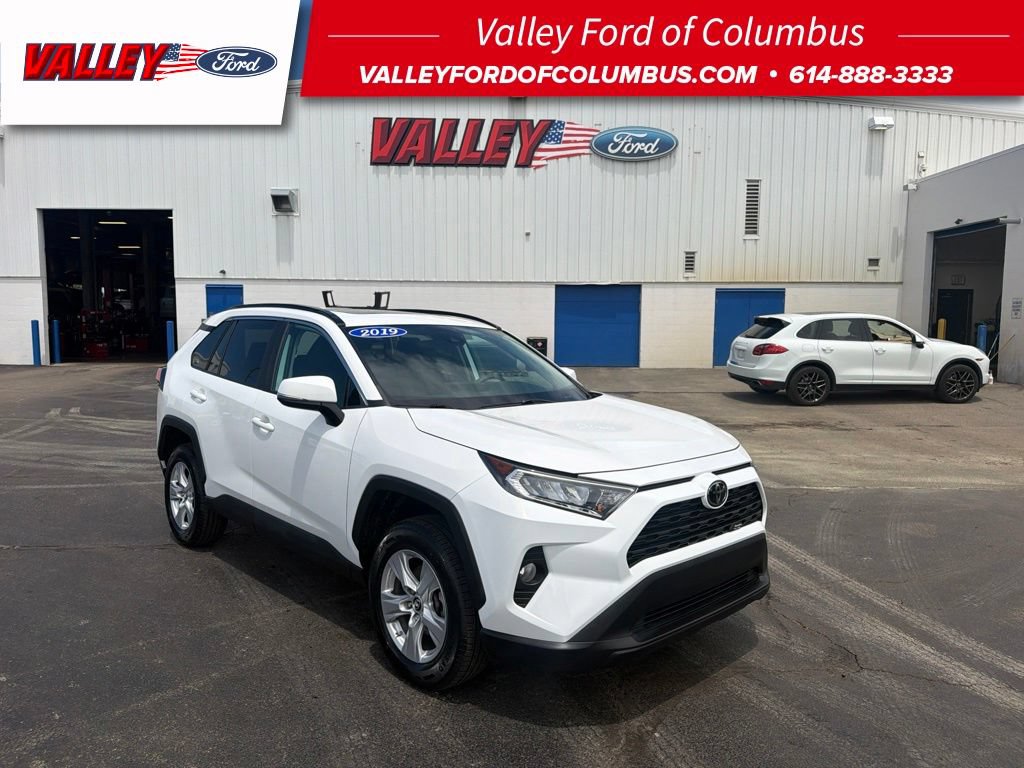 Used 2019 Toyota RAV4 XLE w/ Convenience Package AWD/4WD image 1