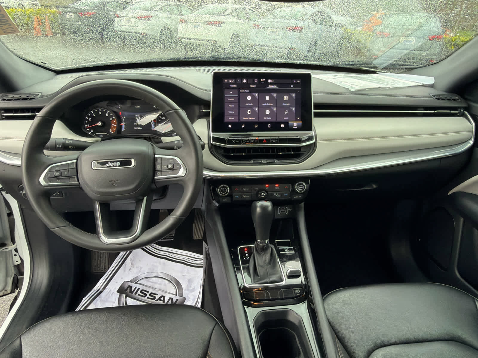 Used 2024 Jeep Compass Limited image 10