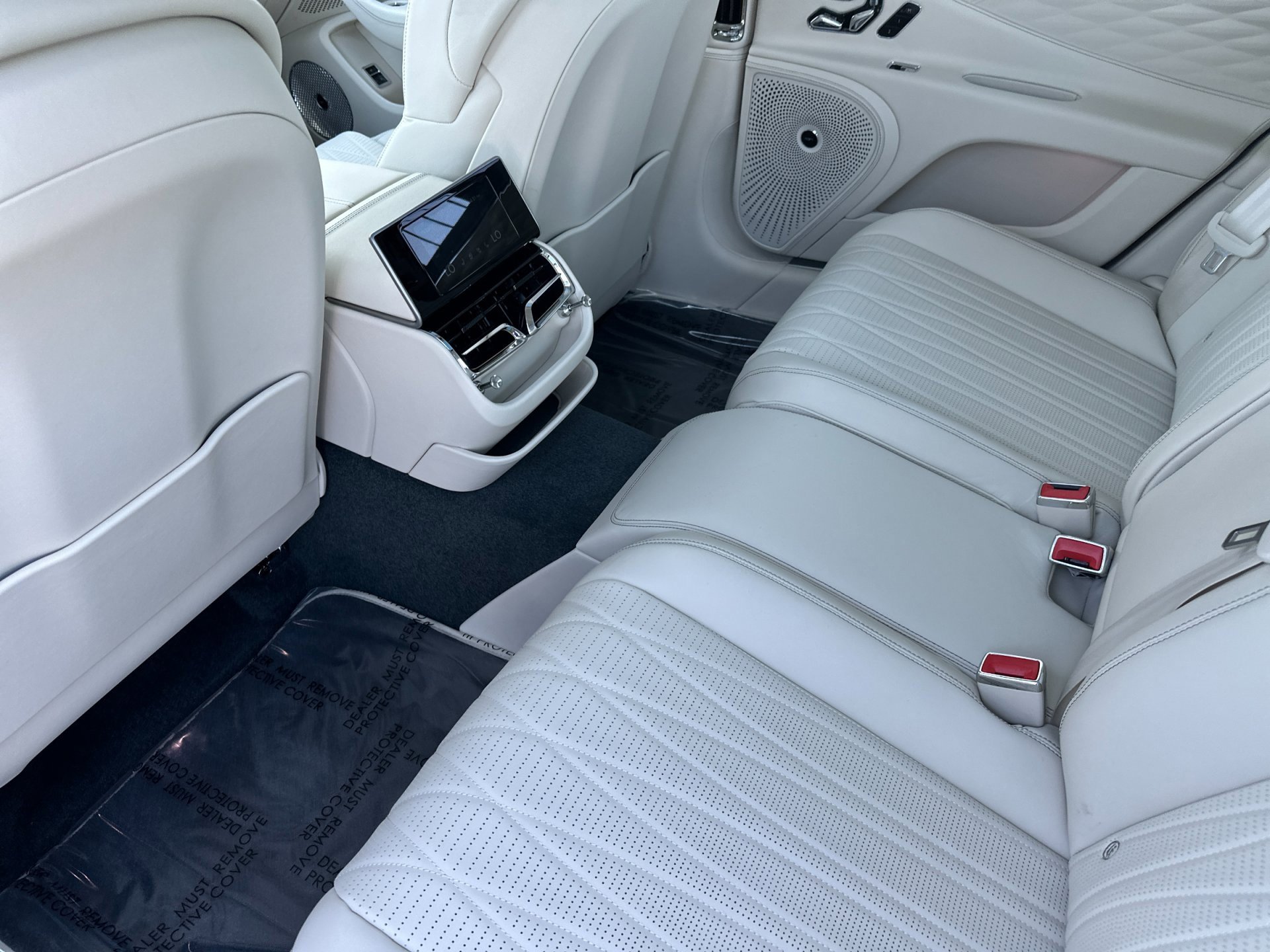 Used 2024 Bentley Flying Spur V8 image 10