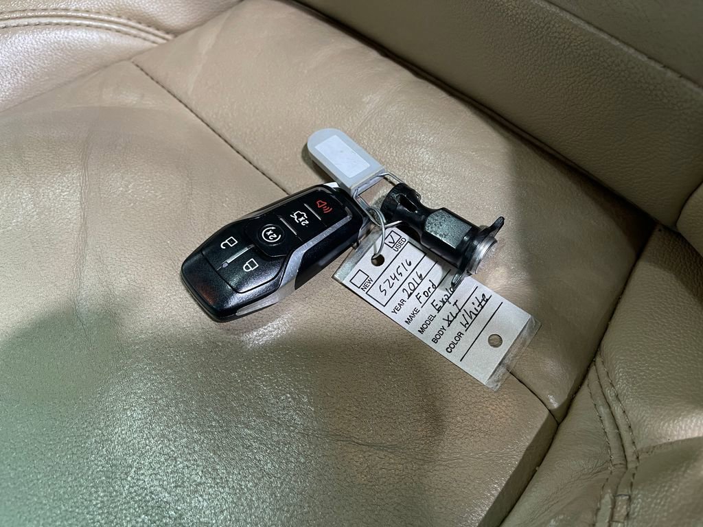 Used 2016 Ford Explorer XLT w/ Equipment Group 202A image 40