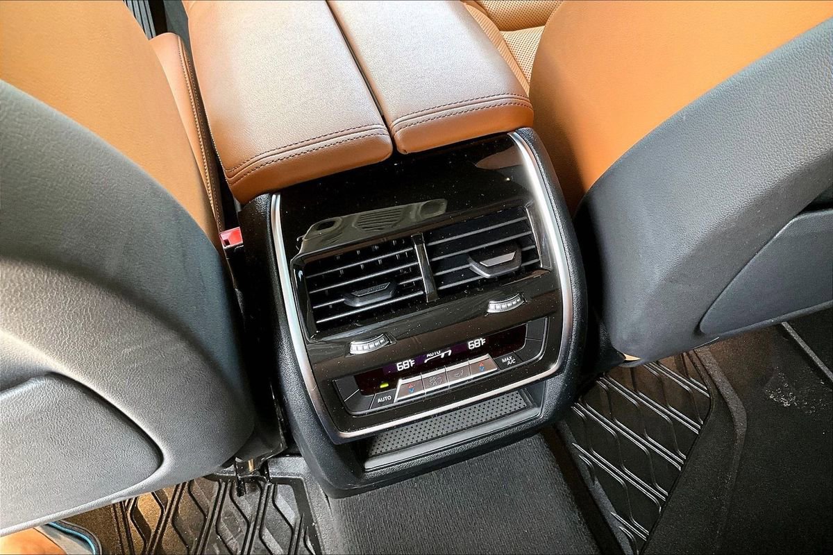 Used 2023 BMW X5 xDrive40i w/ Premium Package image 10