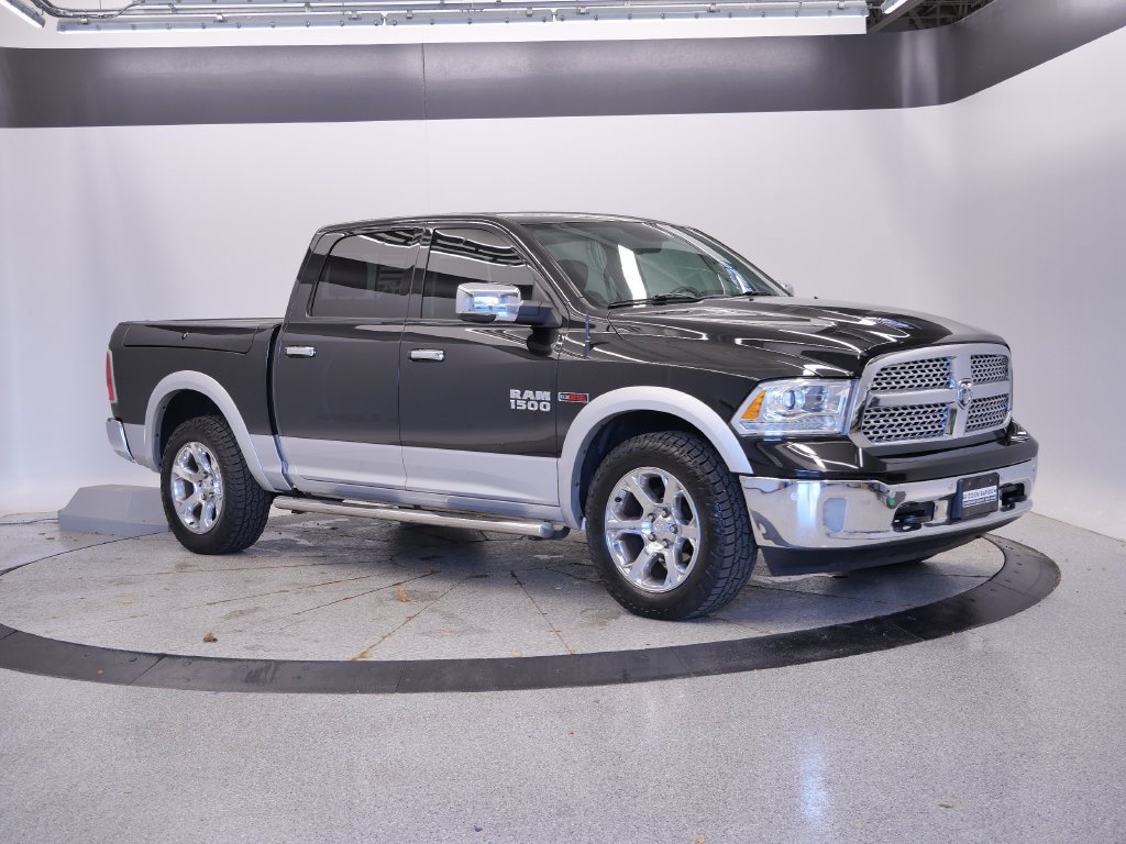 Used 2018 RAM 1500 Laramie w/ Convenience Group AWD/4WD image 7