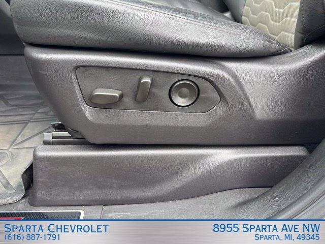 Used 2024 Chevrolet Silverado 2500 ZR2 w/ Technology Package AWD/4WD image 17