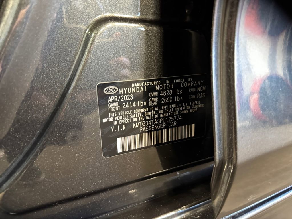 Used 2023 Genesis G70 2.0T AWD/4WD image 31