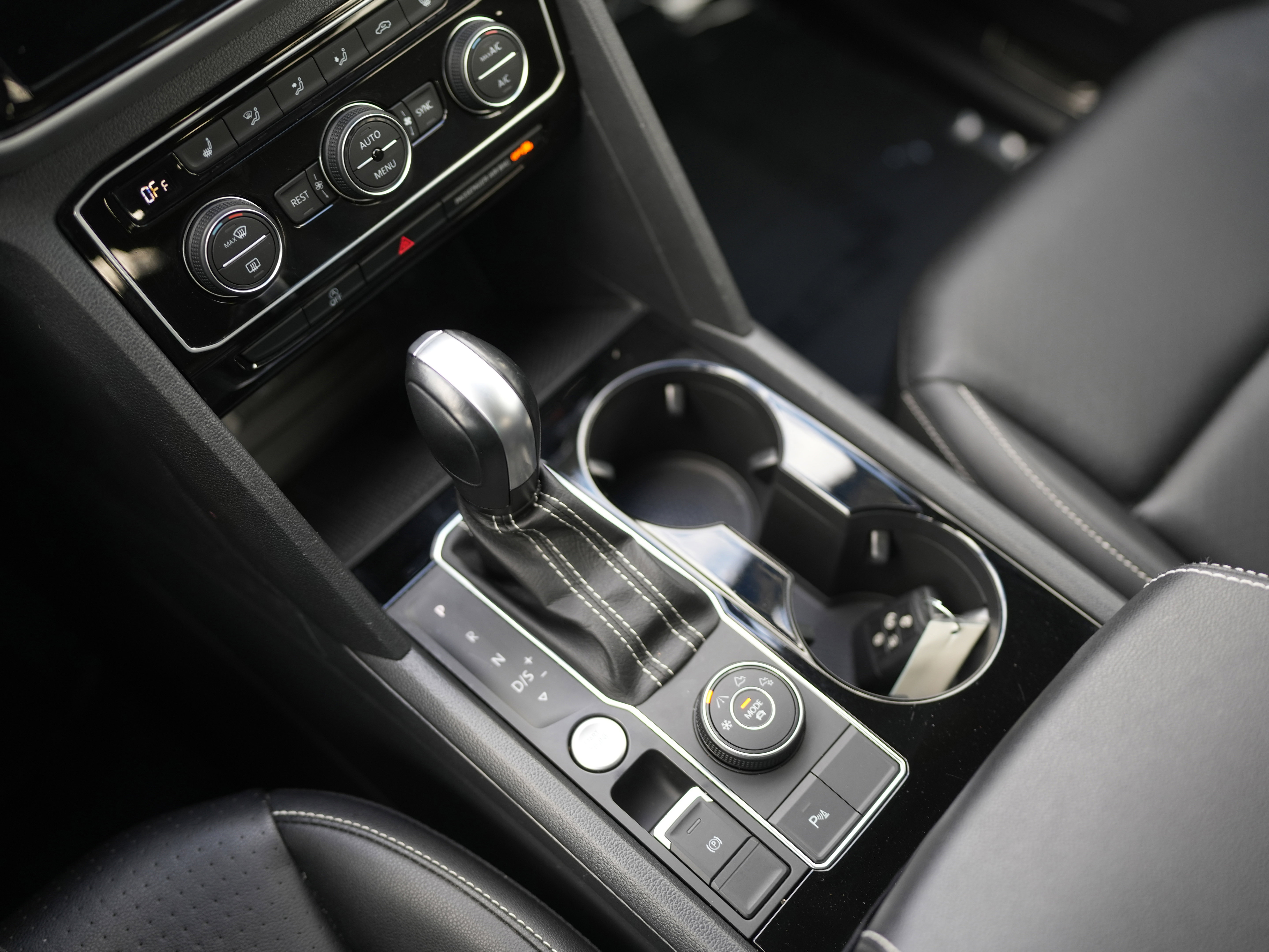 Certified 2023 Volkswagen Atlas SE w/ Panoramic Sunroof Package image 16