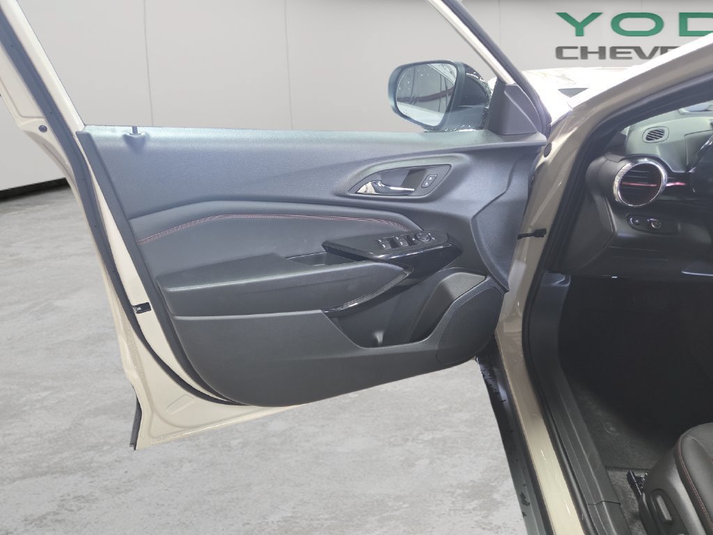 New 2026 Chevrolet Trax RS w/ Driver Confidence Package FWD image 45