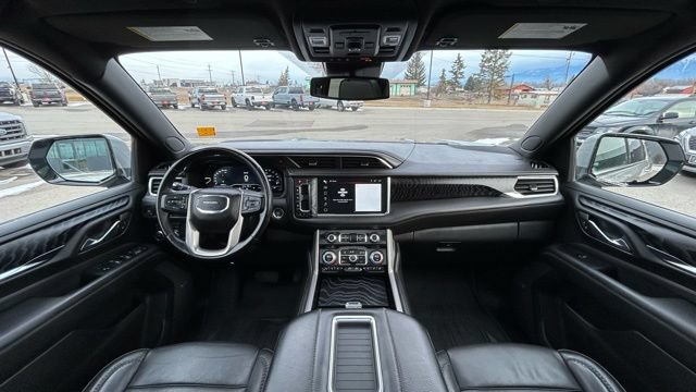 Used 2023 GMC Yukon XL Denali AWD/4WD image 12