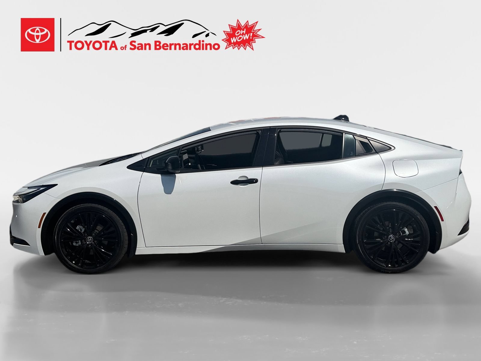 Used 2026 Toyota Prius Plug-In Hybrid FWD image 2