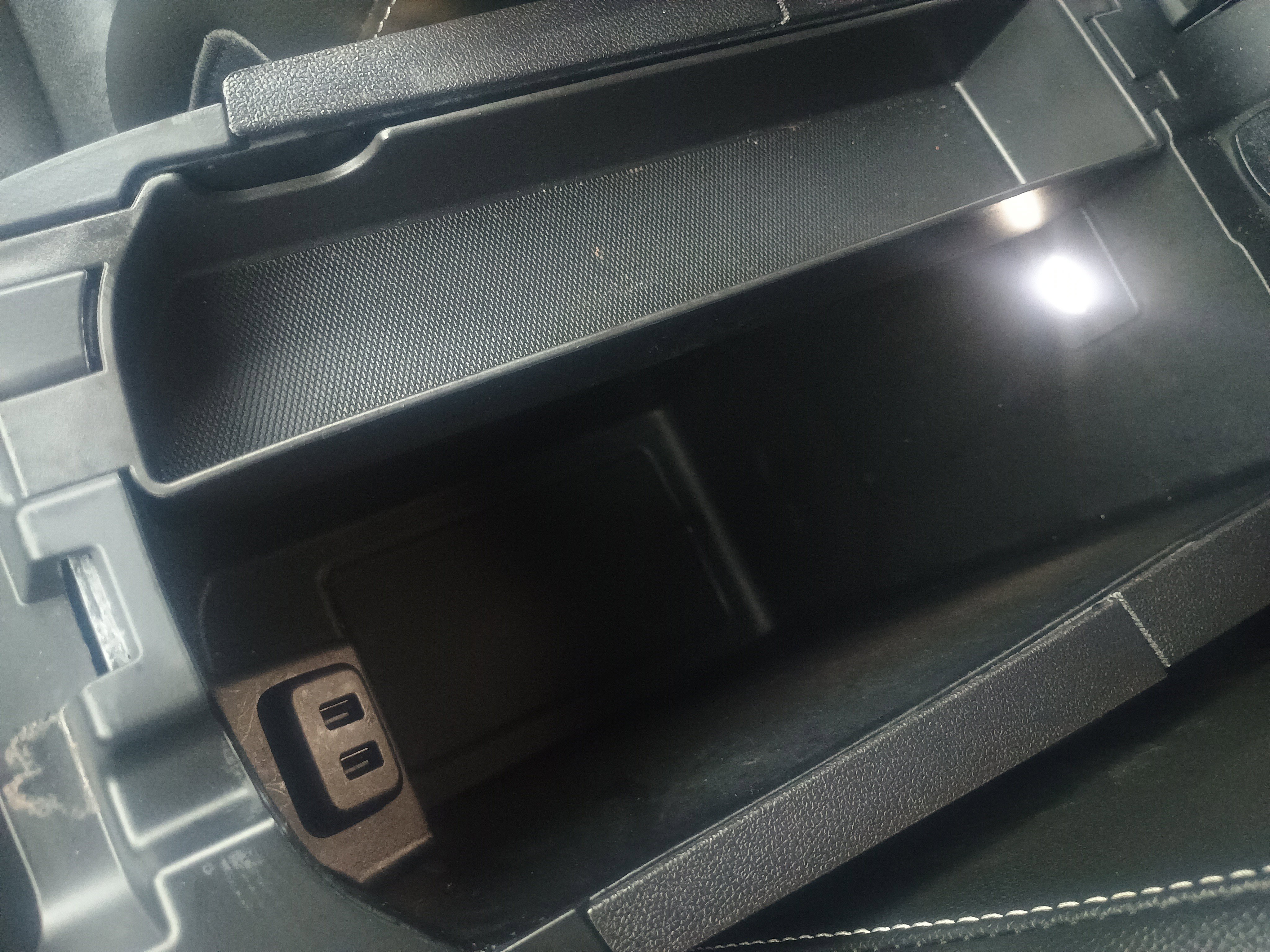 Used 2024 GMC Terrain SLT image 30