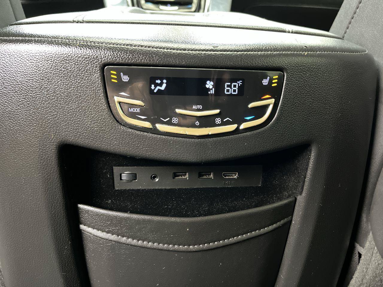 Used 2017 Cadillac Escalade Premium Luxury AWD/4WD image 15