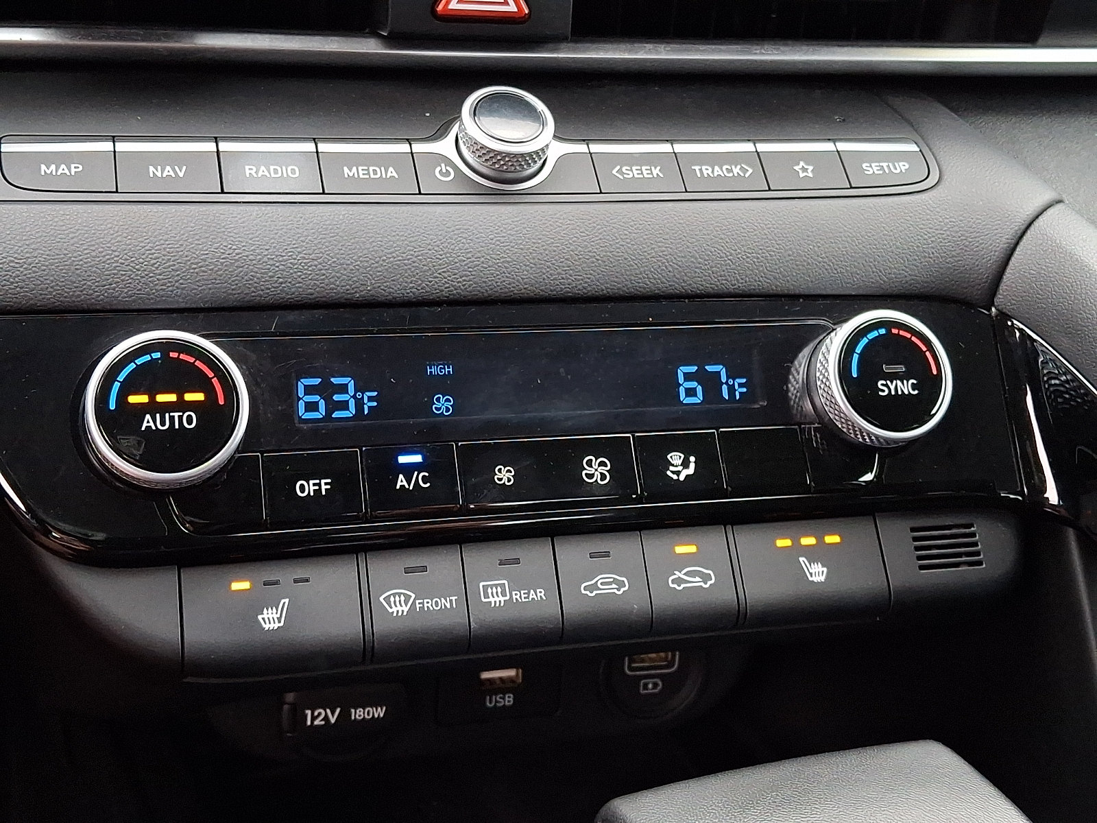 Certified 2023 Hyundai Elantra SEL w/ Convenience Package FWD image 17