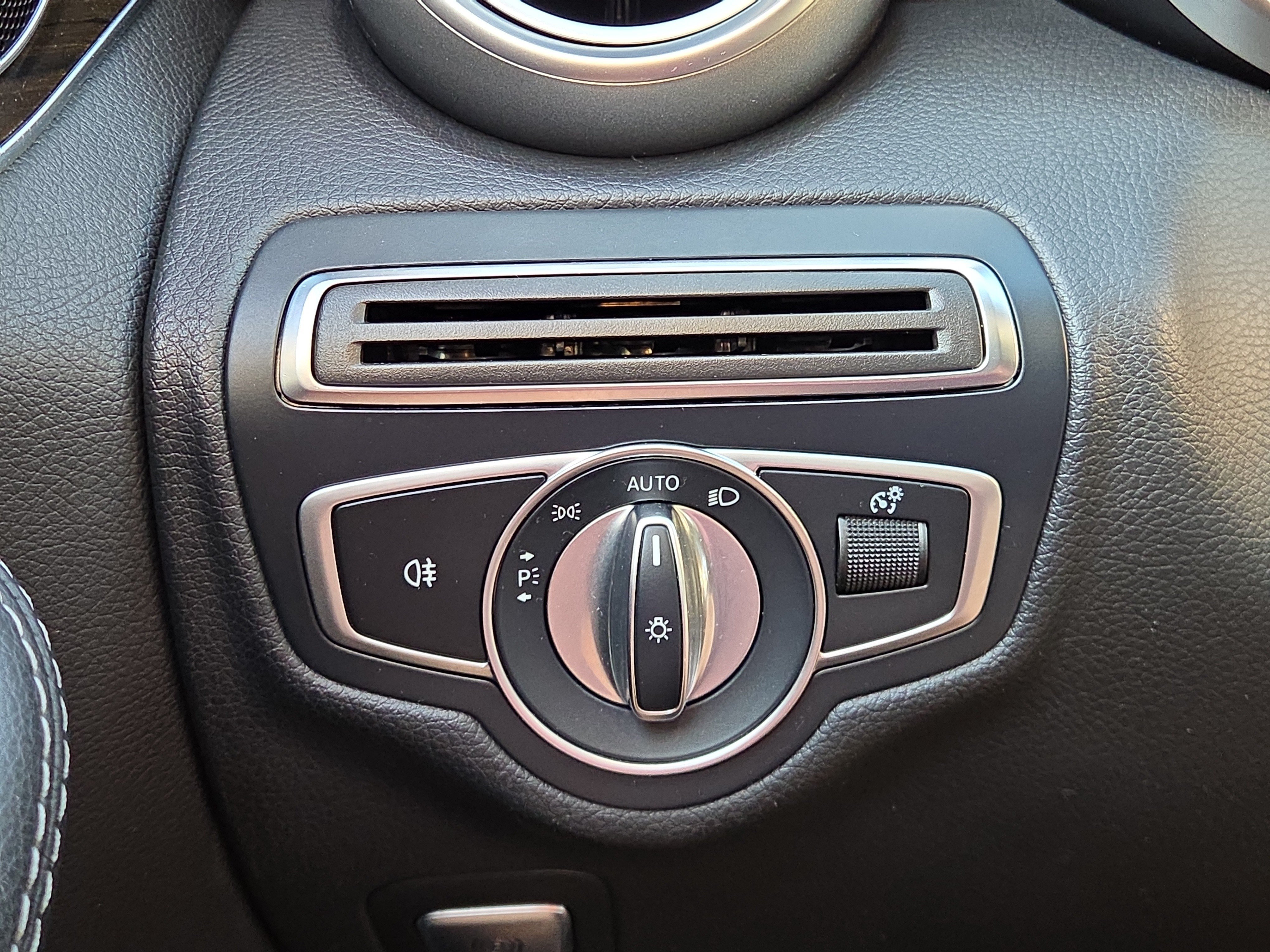 Used 2017 Mercedes-Benz C 300 4MATIC Sedan image 26