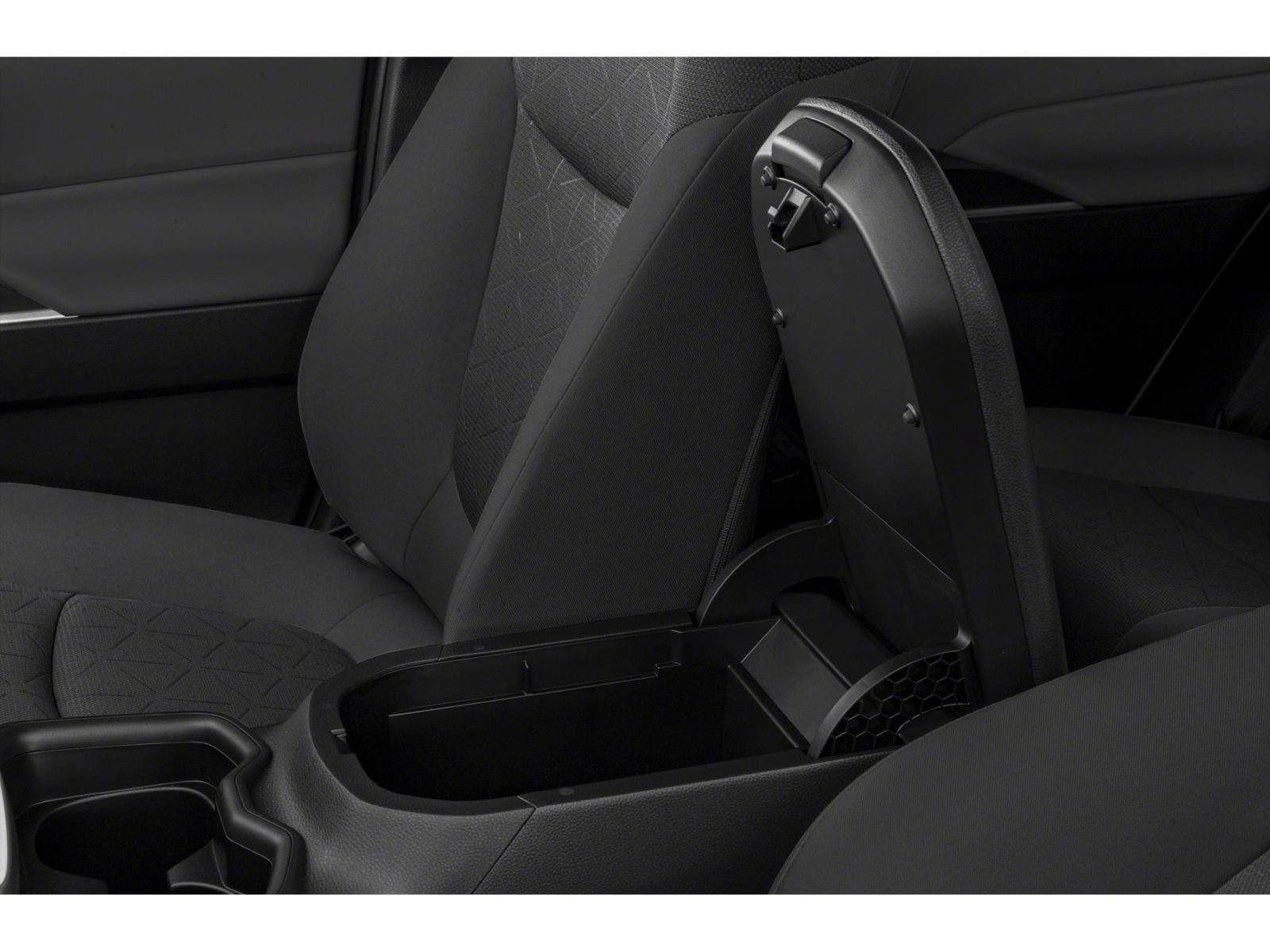 Used 2019 Toyota RAV4 XLE w/ Convenience Package FWD image 14