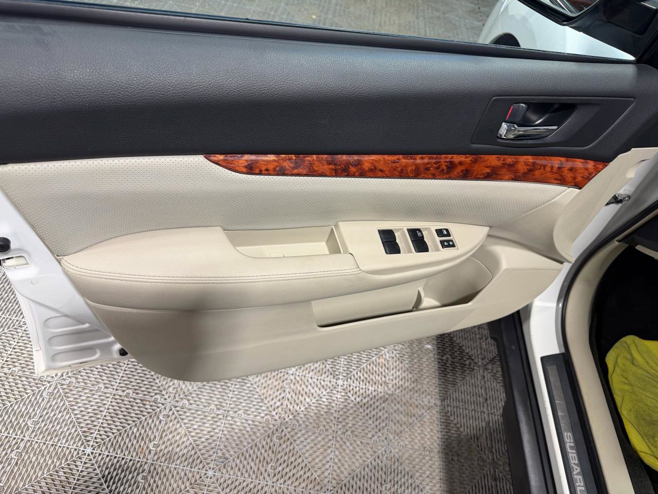 Used 2012 Subaru Outback 2.5i Limited w/ Moonroof Pkg image 25