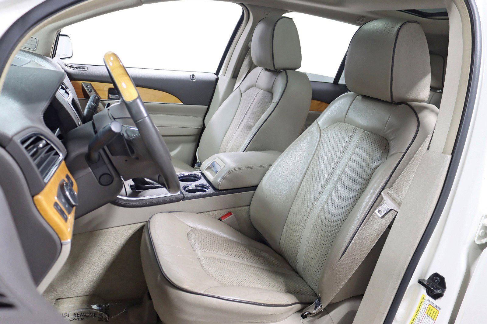 Used 2013 Lincoln MKX AWD image 23