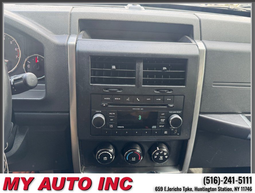 Used 2011 Jeep Liberty Sport AWD/4WD image 14