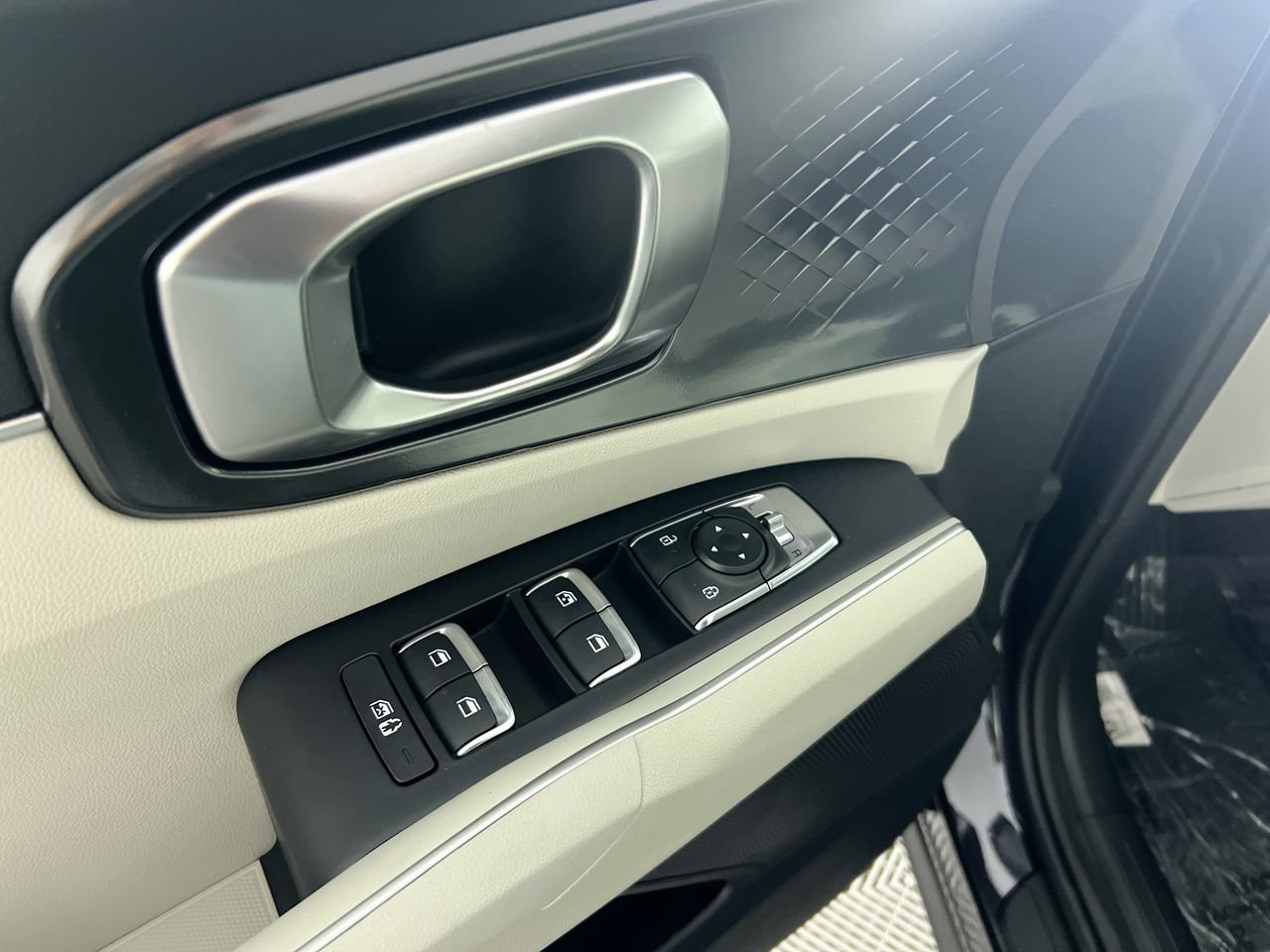 New 2026 Kia Sorento EX w/ EX Premium Package FWD image 14