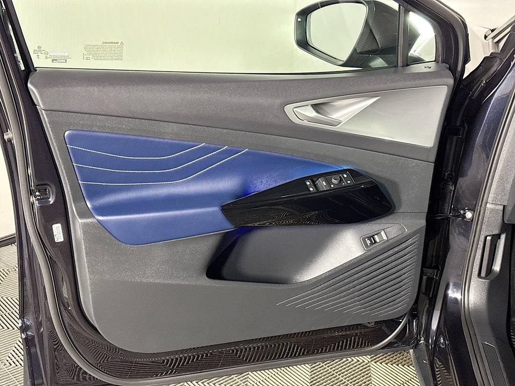 Certified 2025 Volkswagen ID.4 Pro S AWD/4WD image 11