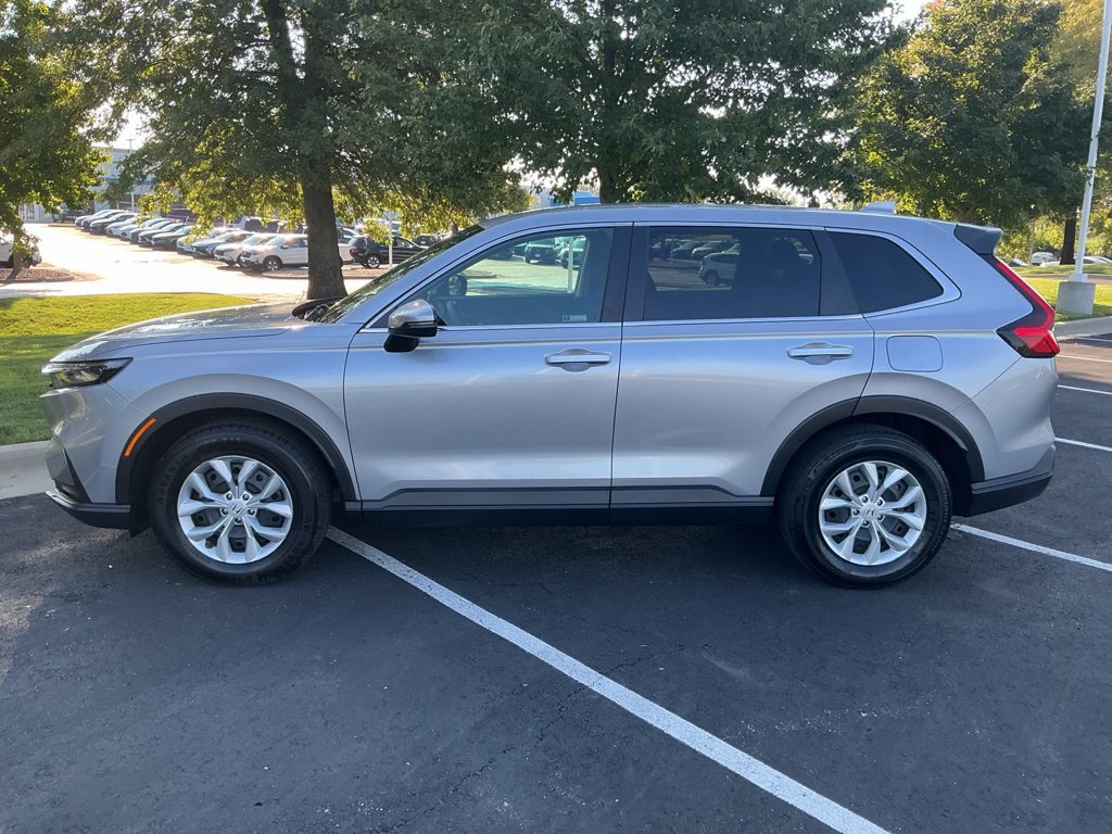 Used 2025 Honda CR-V LX image 8