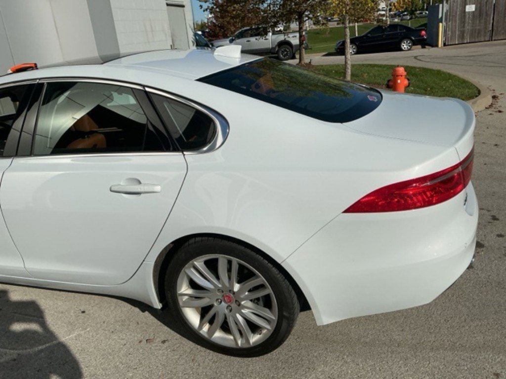 Used 2018 Jaguar XF Portfolio image 58