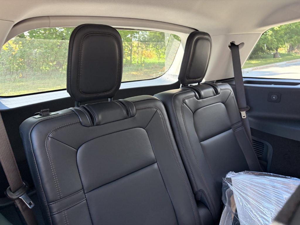 New 2026 Lincoln Aviator Reserve w/ Jet Appearance Package AWD/4WD image 29