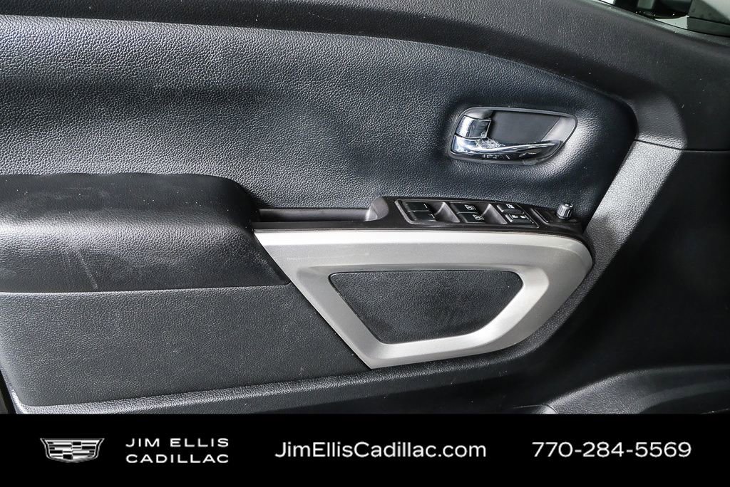 Used 2020 Nissan Titan SV w/ SV Convenience Package image 7