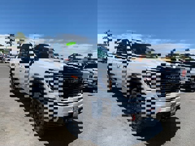 New 2025 GMC Sierra 2500 AT4 w/ AT4 Preferred Package image 4