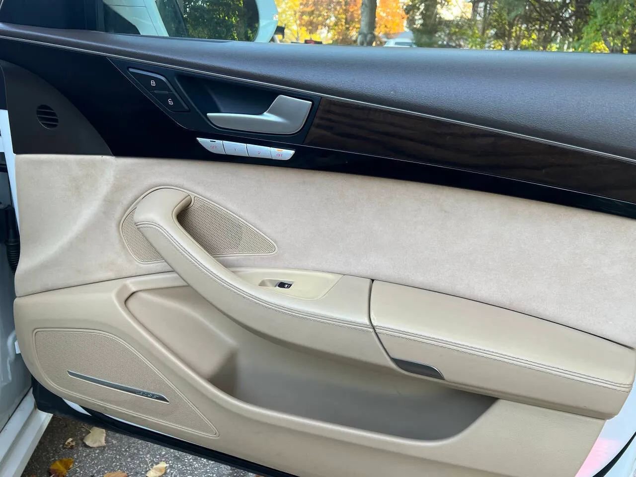 Used 2016 Audi A8 L 4.0T image 19