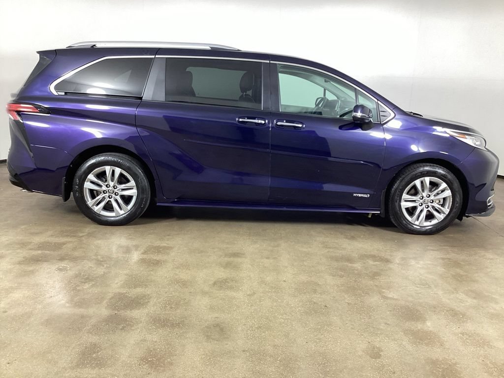 Used 2021 Toyota Sienna Limited FWD image 5