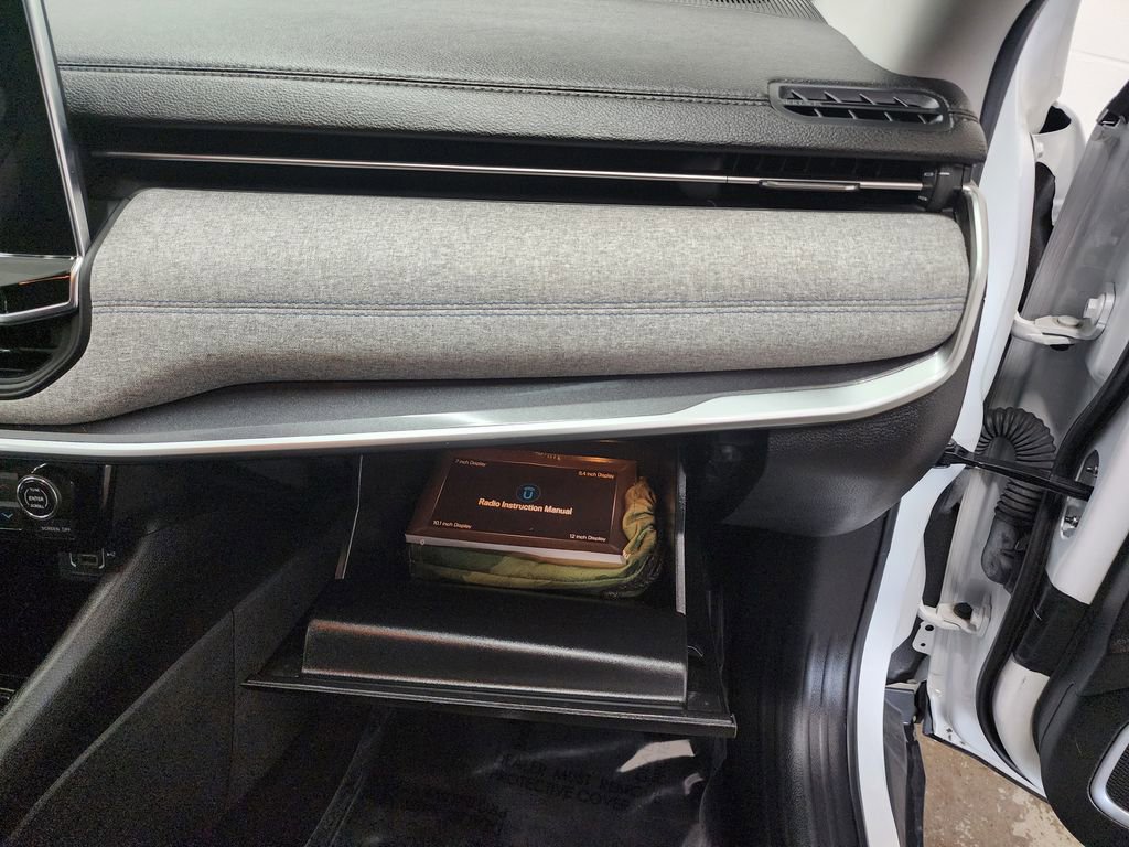 Used 2022 Jeep Compass Latitude w/ Convenience Group image 32