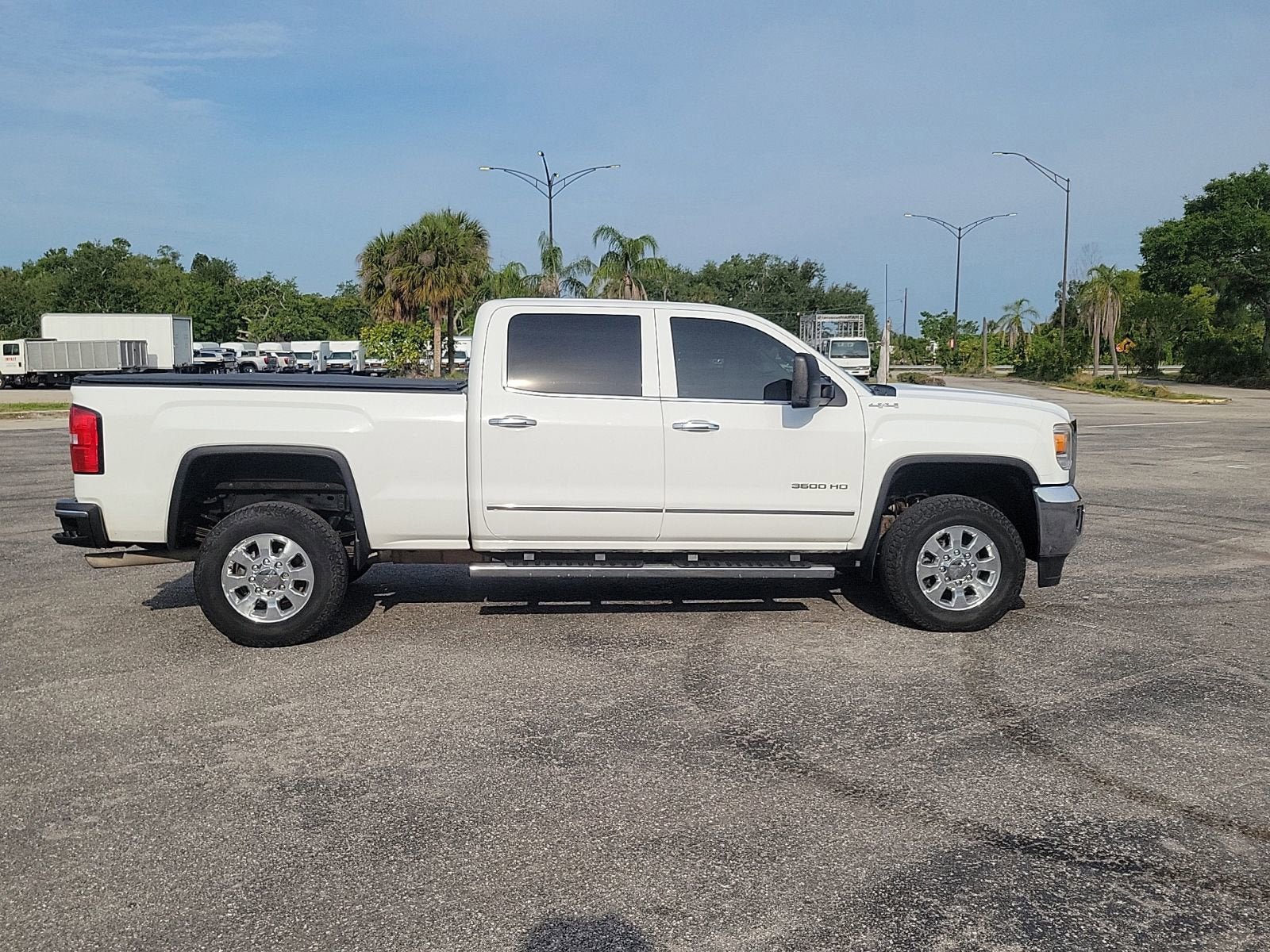 Certified 2015 GMC Sierra 3500 SLT w/ SLT Preferred Package AWD/4WD image 4